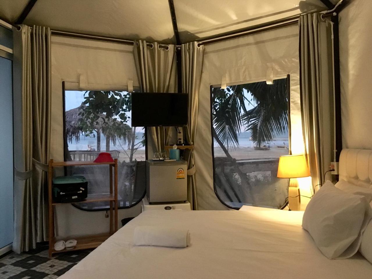 Mook Montra Resort Sea Front Ко-Мук Экстерьер фото